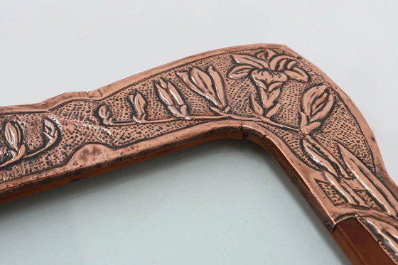 Image 1 of Marco de fotos de cobre y madera repujado estilo Art Nouveau, Francia, ca. 1910