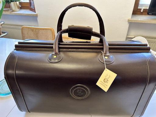 Bolso de piel exclusivo, hecho a mano. NUEVO. Precio de venta recomendado: 495 €.