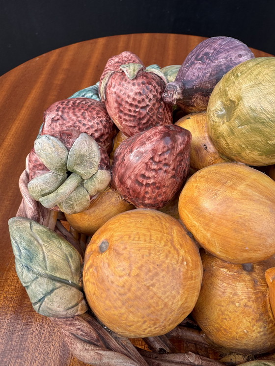 Image 1 of Corbeille fruits trompe l’œil Portugal années 70