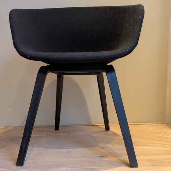 Image 1 of 2x Hay AAC 23 Acerca de una silla