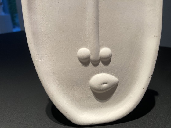 Image 1 of Escultura moderna de rostro estilizado