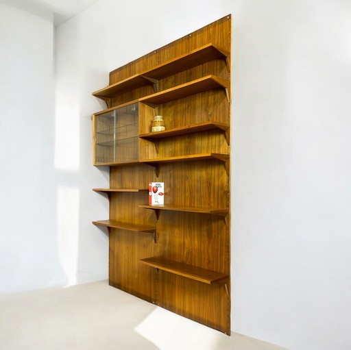 Poul Cadovius wall system