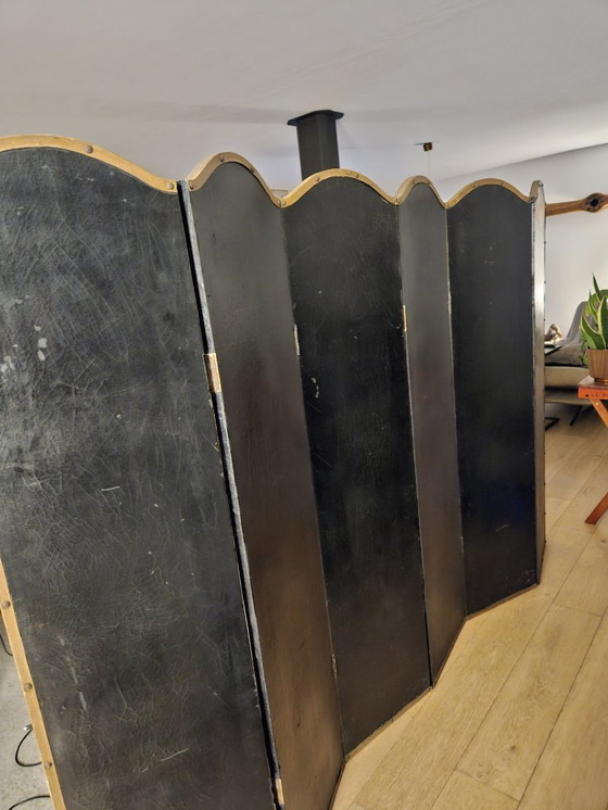 Image 1 of Zeldzaam handgeschilderd Art Deco kamerscherm – in de stijl van Michelangelo’s “Schepping van Adam” (ca. 1920–1935)