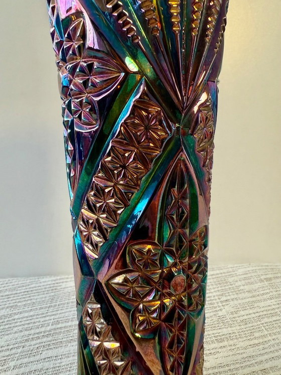Image 1 of Vase ancien Brockwitz « Étoile incurvée » en verre irisé bleu cobalt • 24,5 cm • Bon état vintage