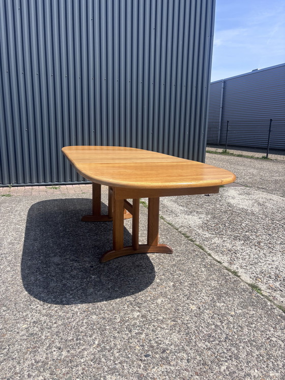 Image 1 of Vintage oak dining table extendable solid