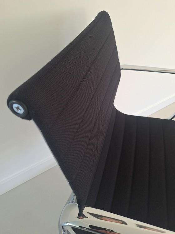Image 1 of 2x Vitra Eames 108 negro hopsack en excelente estado