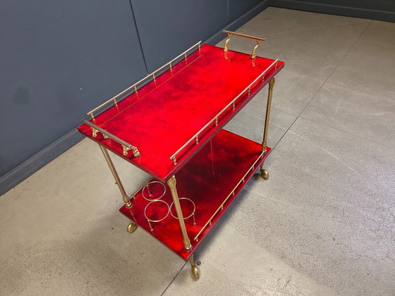 Image 1 of Rare chariot de service italien en cuir de chèvre laqué et parchemin, signé Aldo Tura, années 1960