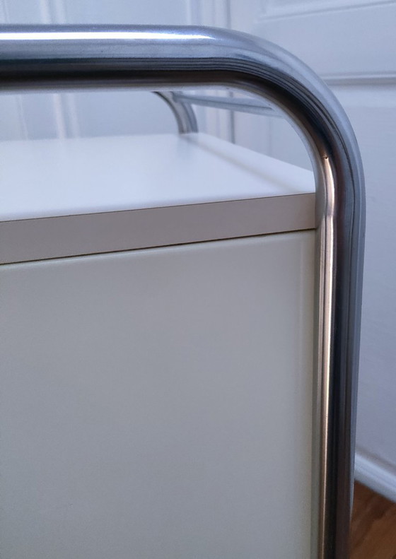 Image 1 of Comodino anni '80 in metallo laccato in acciaio inox