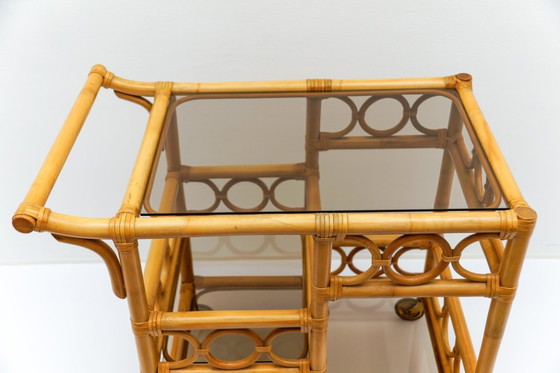 Image 1 of Carrito de servicio de bambú y vidrio ahumado con portabotellas, Italia, años 50