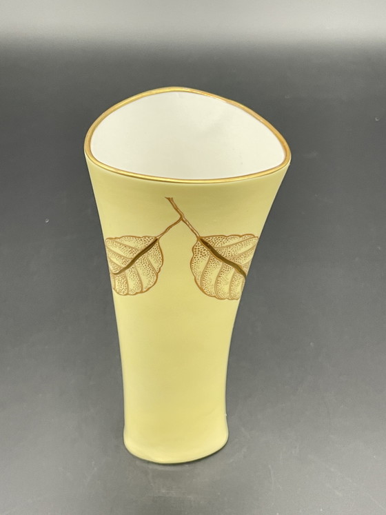 Weimar Porzellan Vaas 576 – Geel met Gouden Decor, vintage – Vazen, Porcelain (photo 5 of 6)