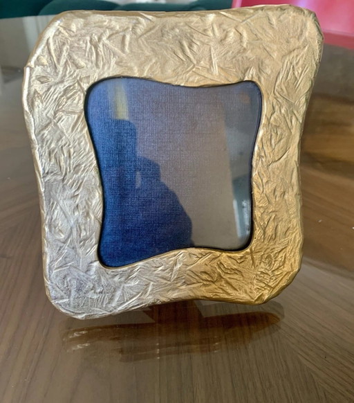 Gouden fotolijst gesigneerd Edouard Rambaud Parijs – Vintage Franse gouden lijst met sculpturaal ontwerp – fotolijsten, Brass