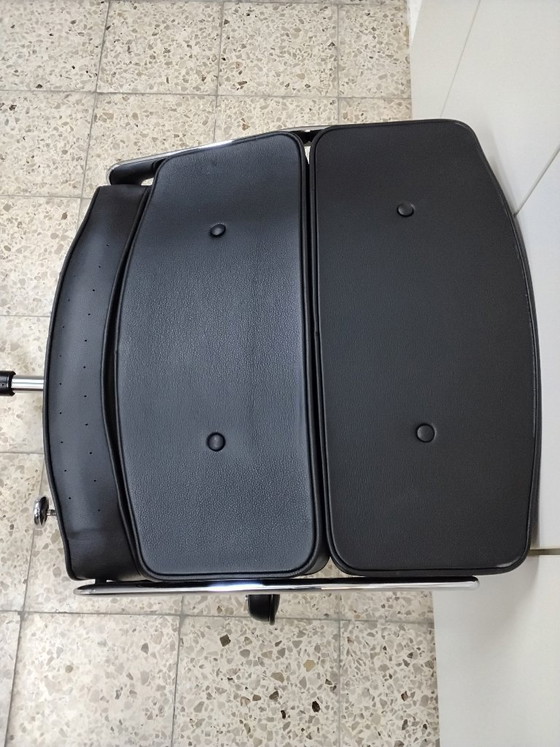 Vitra Eames Lobby Chair ES 104 – Bürostühle, Leather, Aluminium (photo 12 of 12)