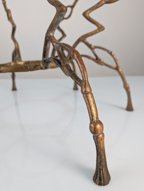 Image 1 of Table basse en faux bambou bronze à motif zigzag, style Hollywood Regency, années 1960