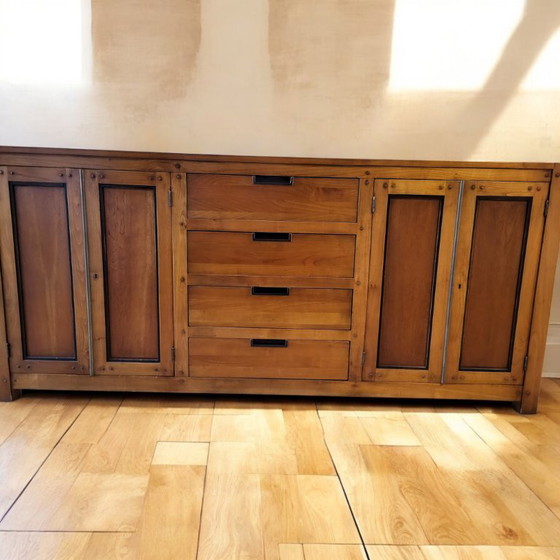 Image 1 of Sideboard provides effective storage space for your belongings