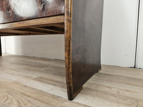 Image 1 of Art Deco dressoir in walnoot en licht walnoot.