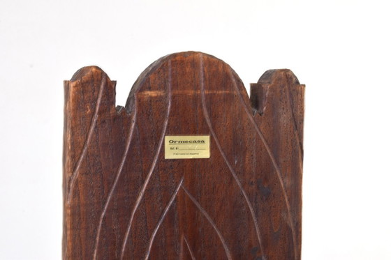 Sillón español de respaldo alto de Ormecasa con la imagen de Jesús y los apóstoles, década de 1970. (photo 12 of 12)