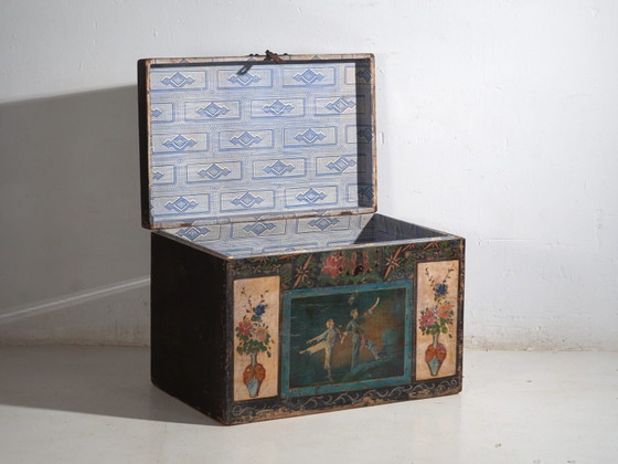 Baule cinese antico dipinto in legno di pino – Cina, circa 1900 – Armadi contenitori (photo 19 of 40)