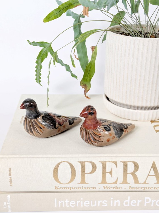 Image 1 of Paire de colombes mexicaines en céramique Tonala | Figurines d'art populaire peintes à la main des années 1970