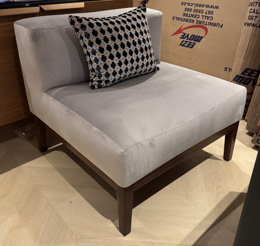 Fauteuil d'appoint avec coussin décoratif