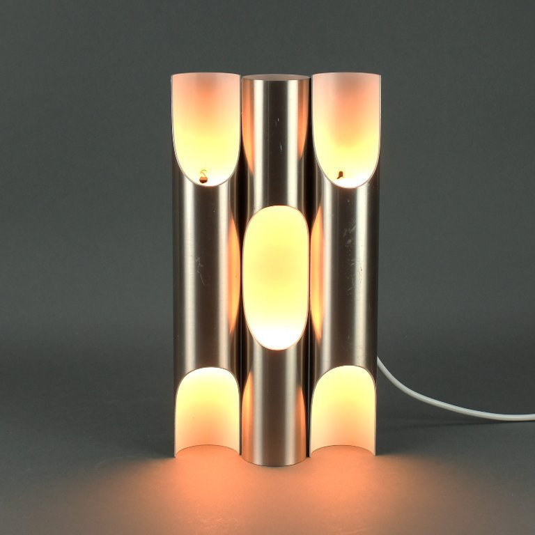 90‘s Walla Wall Lamp by Philippe Starck Polycarbonate wall lamp by Philippe Starck, Flos | Deesup