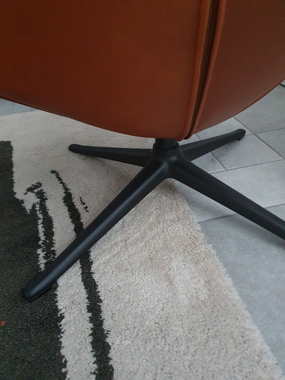 Image 1 of Prominenter Drehstuhl x106.