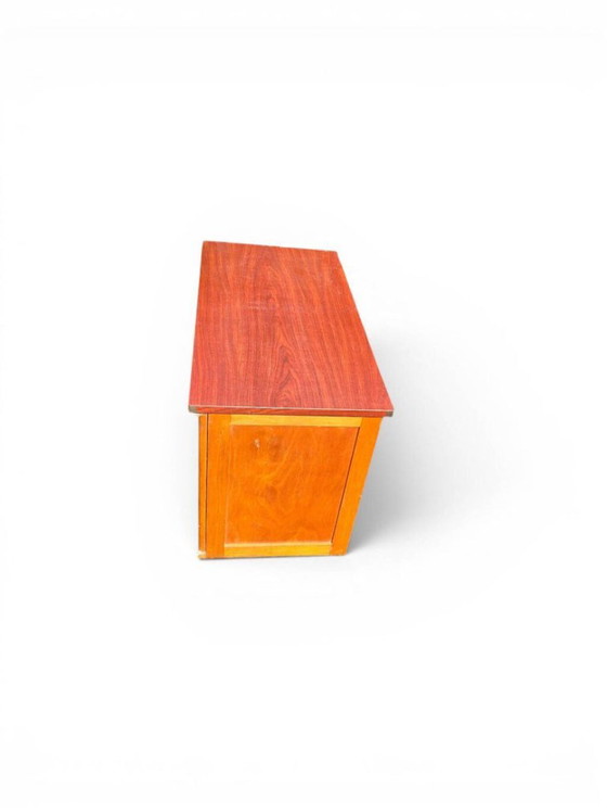 Scrivania vintage anni '50 in laminato rosso, legno e metallo. – Scrivanie, Plastic (photo 4 of 5)