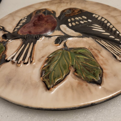 Cornice rotonda, targa in ceramica smaltata con rilievo, Rusha Art, anni '60-'70, Germania