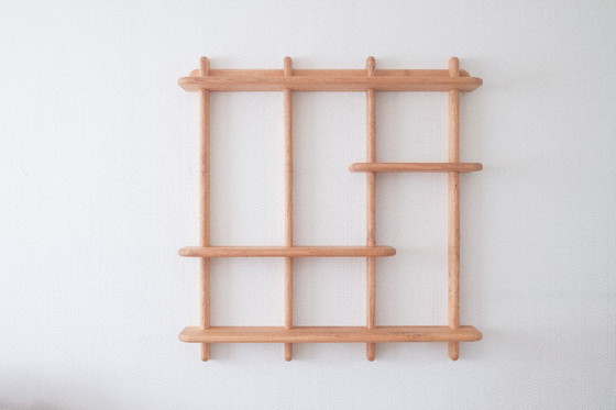 Image 1 of Van Landeghem - Elegante estante de pared de roble macizo