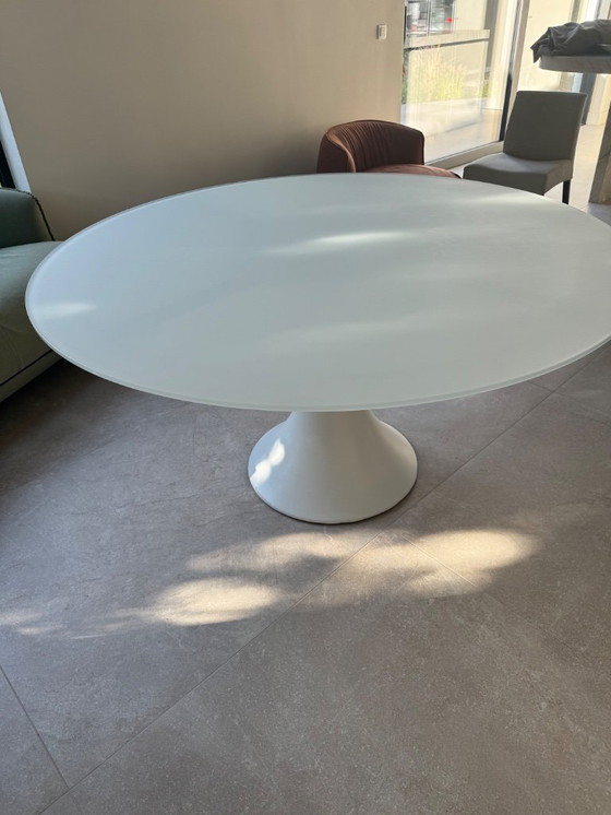 Image 1 of mesa redonda exterior diametro 150cm sin daños exterioo