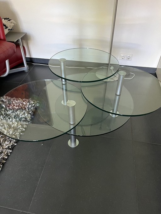 Glass coffee table with 3 adjustable glass tops