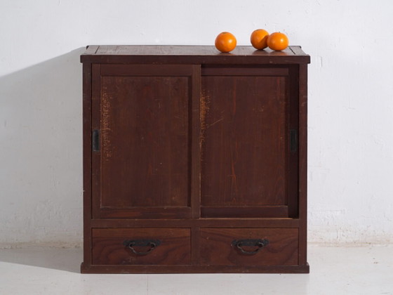 Antique Japanese cabinet with sliding doors - Taisho/Showa Period (c. ) – Chest of drawers, Wood, Metal (photo 2 of 40)