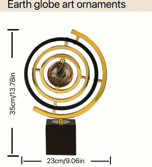 Neue moderne abstrakte Skulptur aus Eisen mit Globus-Optik in Schwarz und Gold, Kunstdekor mit rechteckigem (photo 2 of 9)