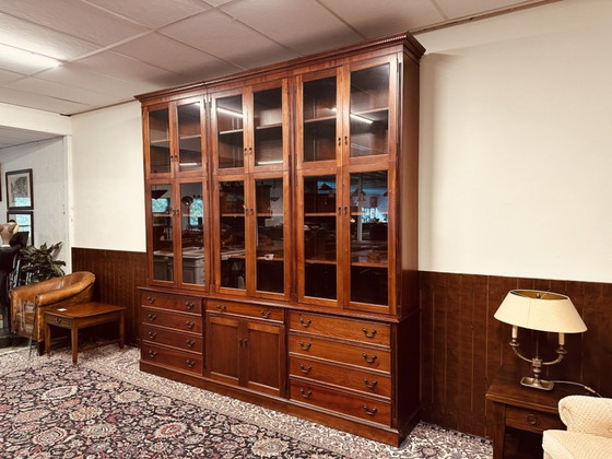 Librería clásica inglesa de caoba – Vidrio, Madera (photo 3 of 20)