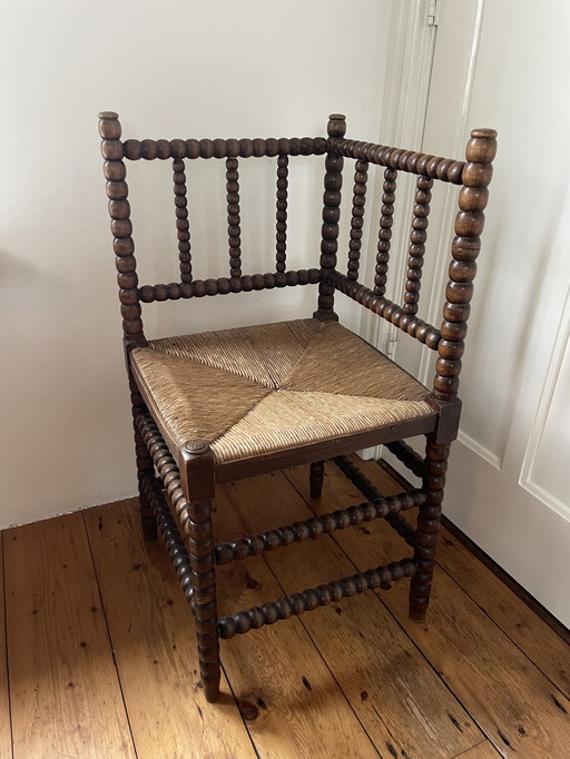 Bellissima vecchia pietra angolare di Bobbin