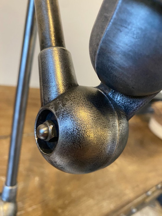 Image 1 of Lampe de bureau Jieldé jielde 2 bras de 40cm et 25cm avec base étau graphite industriel Jean Louis Domecq 1950 vintage