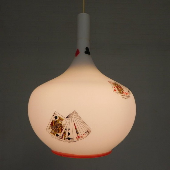 Murano hanglamp met afbeeldingen van speelkaarten in opaline glas, jaren 60 – Hanglampen (photo 19 of 22)