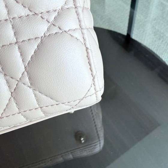Image 1 of Dior Lady Small Flap - Cannage lamsleer, blush beige, goudkleurige hardware