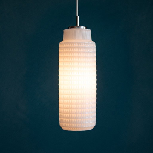 Lampada a sospensione cilindrica in vetro opalino di Peill & Putzler