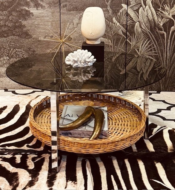 Image 1 of Table basse vintage de l'ère spatiale / Table basse avec base chromée et panier de lecture en rotin