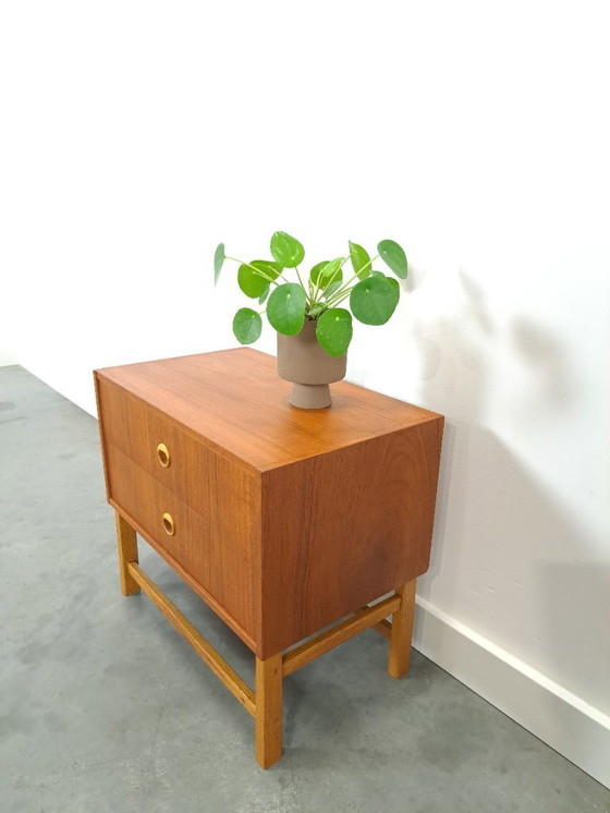 Image 1 of pequeña cómoda de teca de Suecia