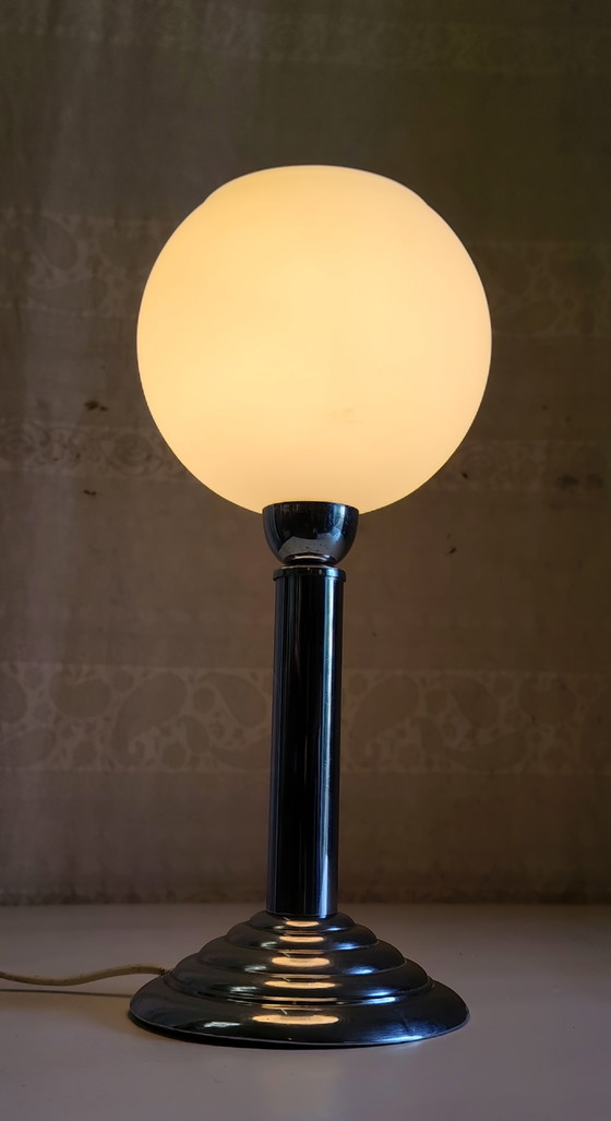 Lampada da tavolo Bauhaus in metallo e globo in vetro opalino - anni '30/'40 – Lampade da tavolo, Glass (photo 6 of 8)