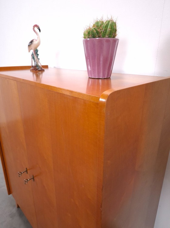 Image 1 of Kledingkast met legplanken en lades