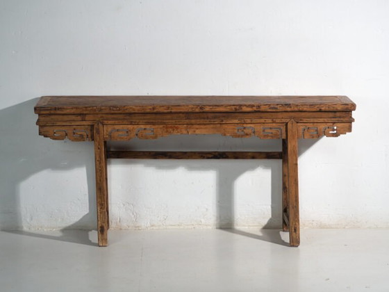 Large pine altar console table with openwork frieze – China, circa 1930 (photo 37 of 40)