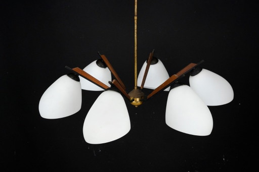 Italian Mid-Century six arms chandelier in the manner of Stilnovo. Italy 1950s.
