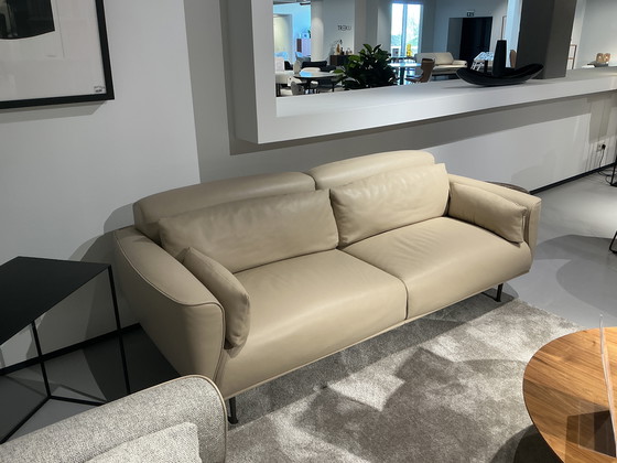 Image 1 of Jori Eden modèle de dessin animé