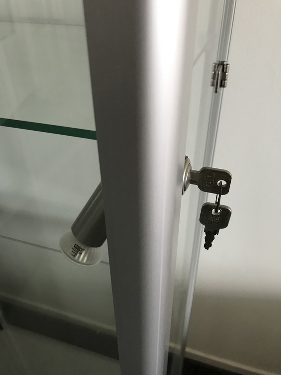 Image 1 of MEDEA vitrinekast