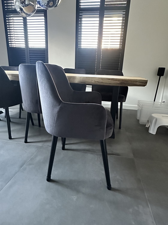 Image 1 of 8 Antraciet suede Eetkamerstoelen - zo goed als nieuw!