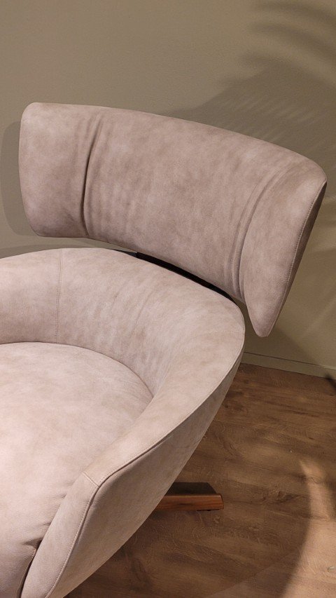 Image 1 of Sillón Montis & George con poef