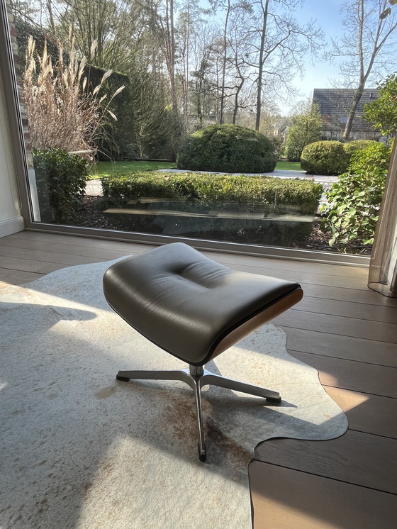 Image 1 of Comfort Time-out Relaxsessel mit Fußhocker, Leder mit Walnuss