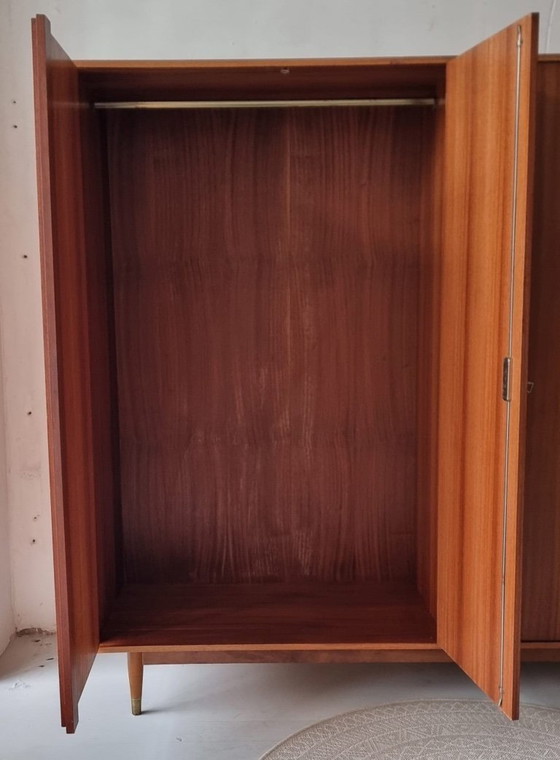 Image 1 of Armario de mediados de siglo